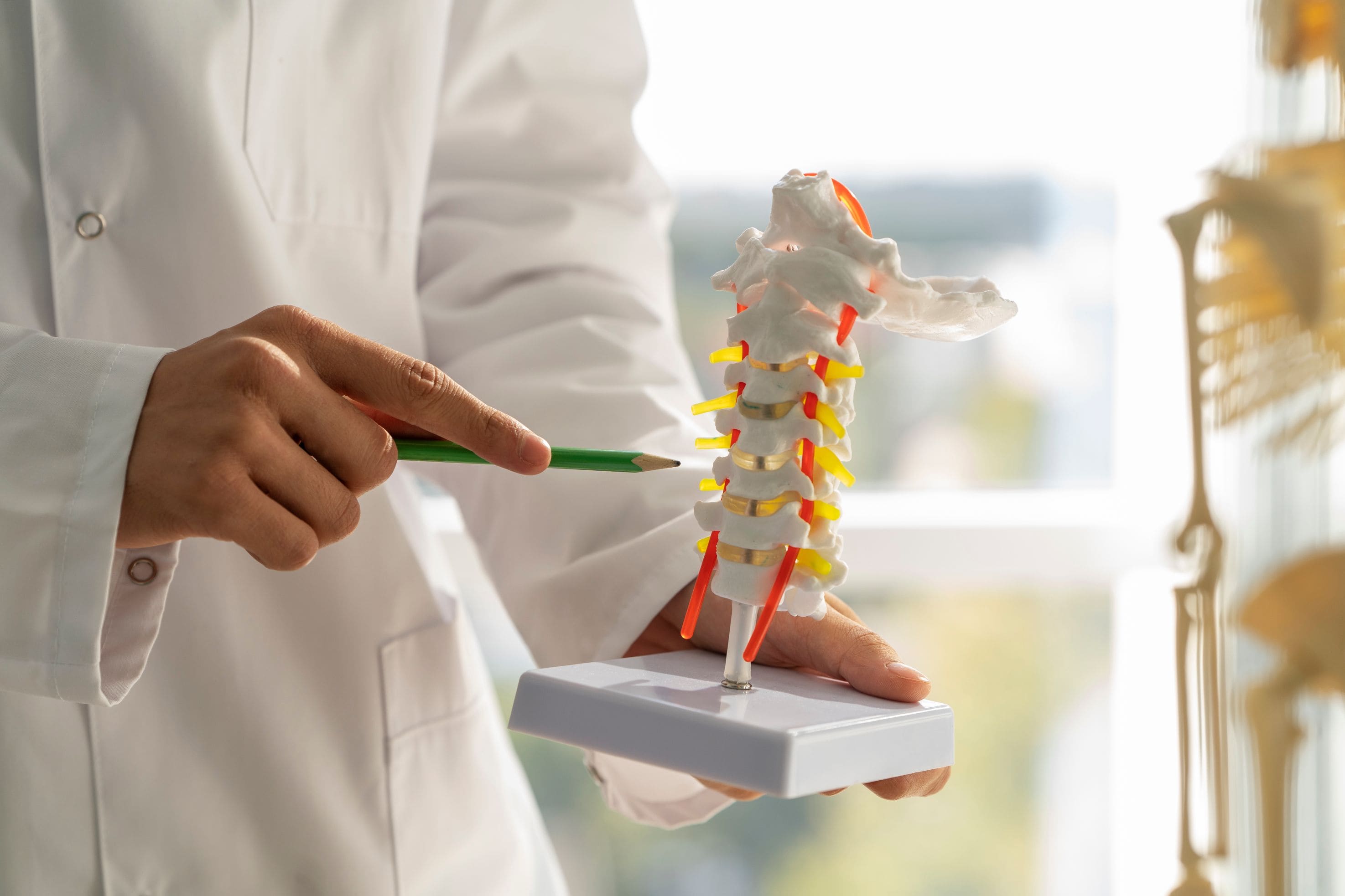 cirugia-articular-doctor.jpg