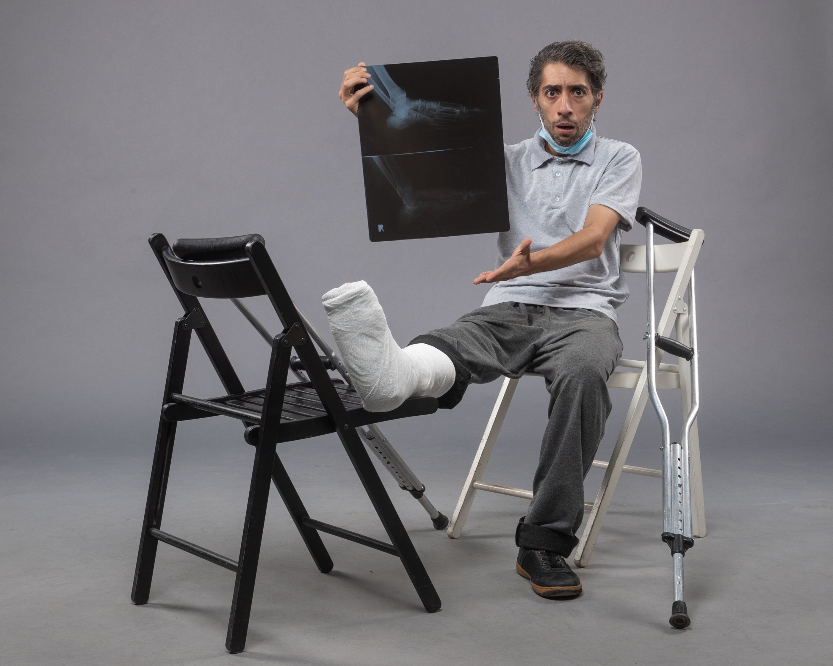 onsulta-con-medico-de-cirugia-de-rodilla.jpg